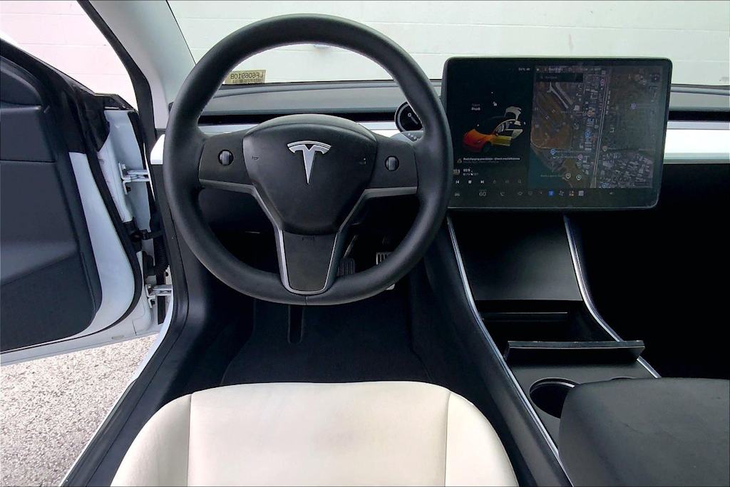 Thumbnail: 2020 Tesla Model 3 - 14