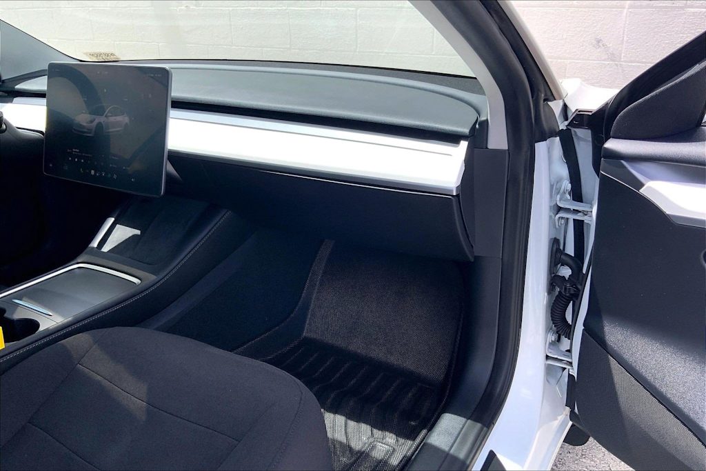 Thumbnail: 2023 Tesla Model 3 - 23