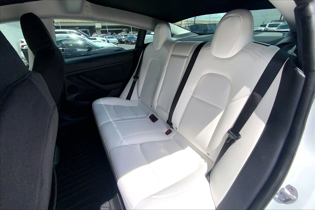 Thumbnail: 2023 Tesla Model 3 - 29
