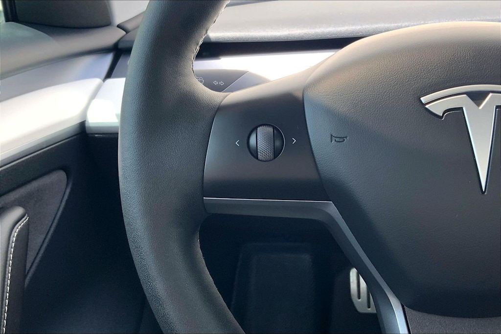 Thumbnail: 2023 Tesla Model 3 - 24