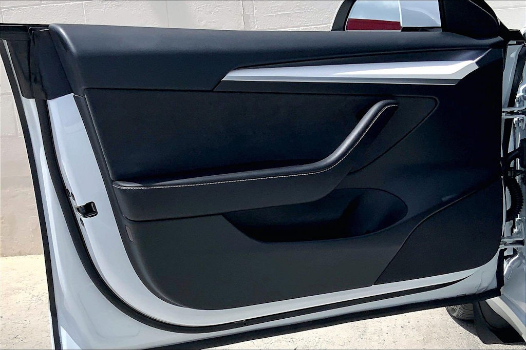 Thumbnail: 2023 Tesla Model 3 - 27