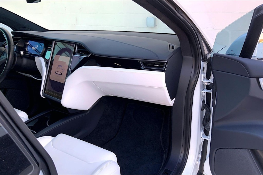 Thumbnail: 2018 Tesla Model X - 13