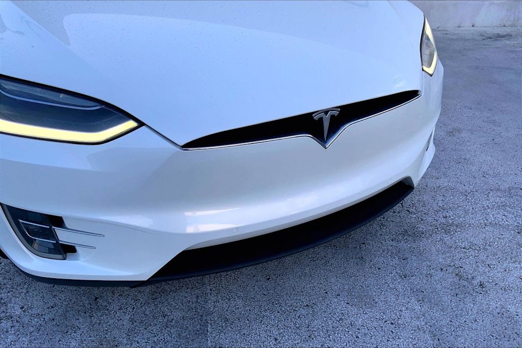 Thumbnail: 2018 Tesla Model X - 32
