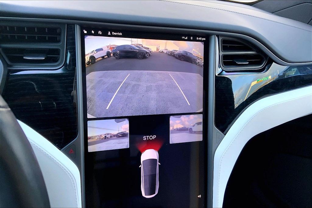 Thumbnail: 2018 Tesla Model X - 25