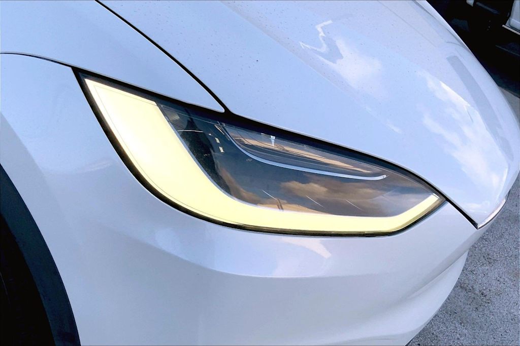 Thumbnail: 2018 Tesla Model X - 30