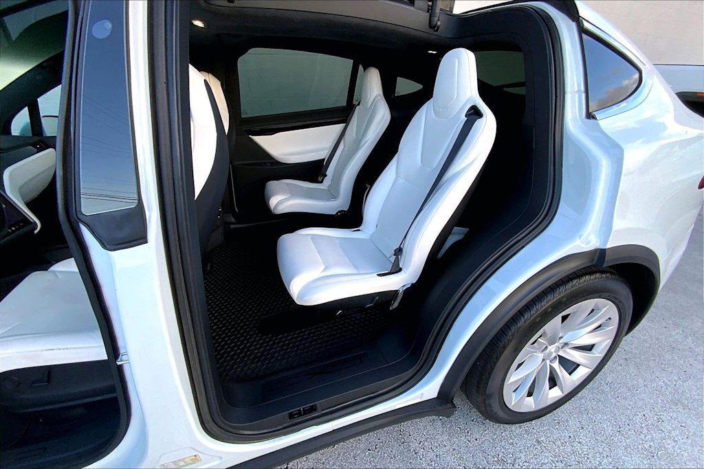 Thumbnail: 2018 Tesla Model X - 28