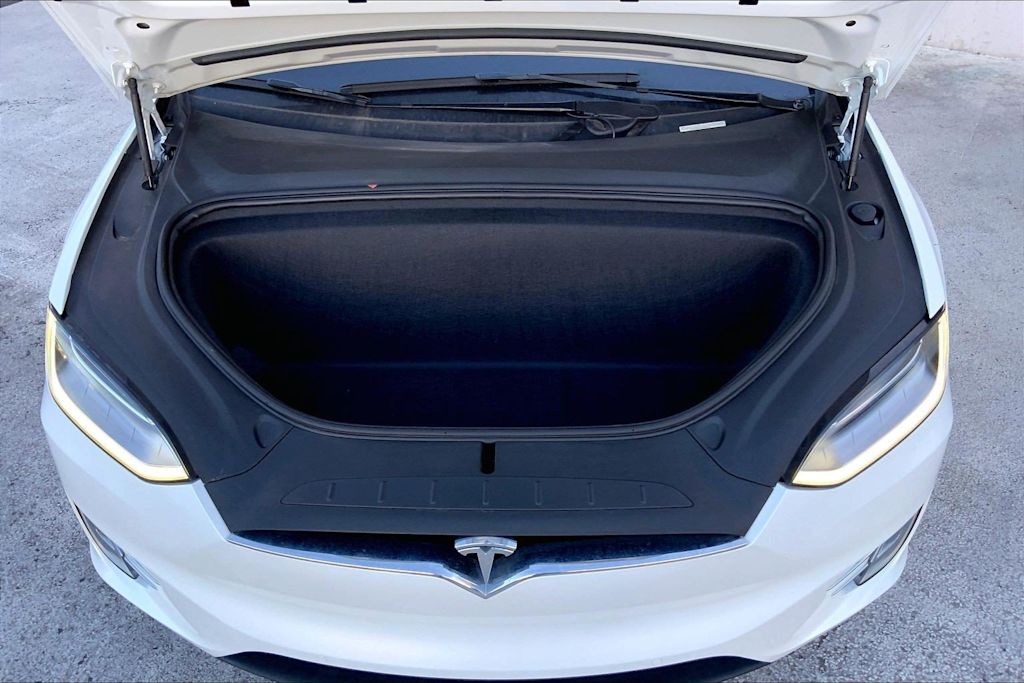 Thumbnail: 2018 Tesla Model X - 19