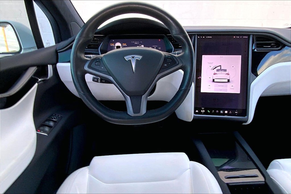 Thumbnail: 2018 Tesla Model X - 12
