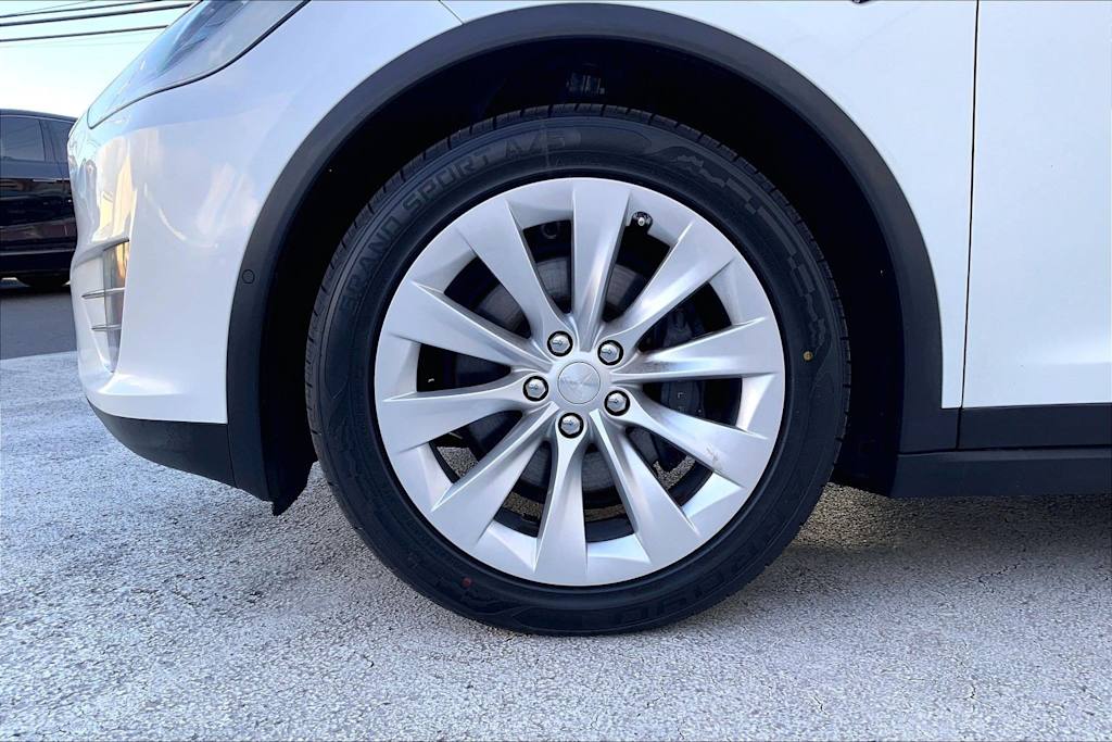 Thumbnail: 2018 Tesla Model X - 7