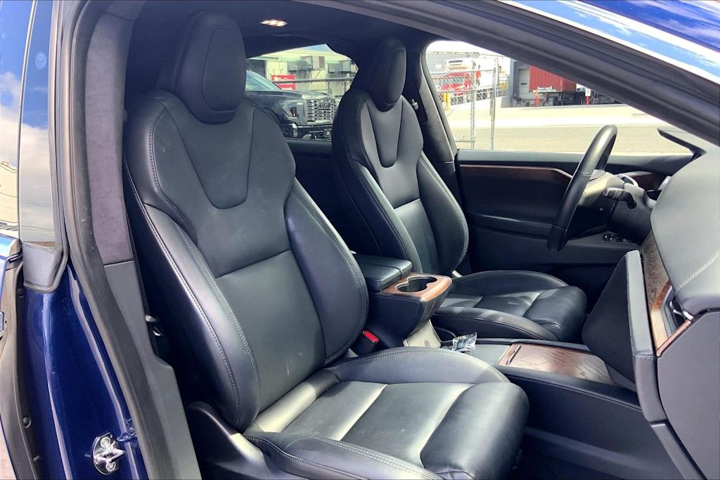 Thumbnail: 2021 Tesla Model X - 21
