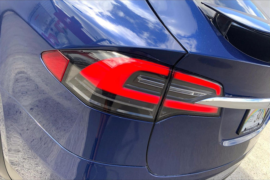 Thumbnail: 2021 Tesla Model X - 32