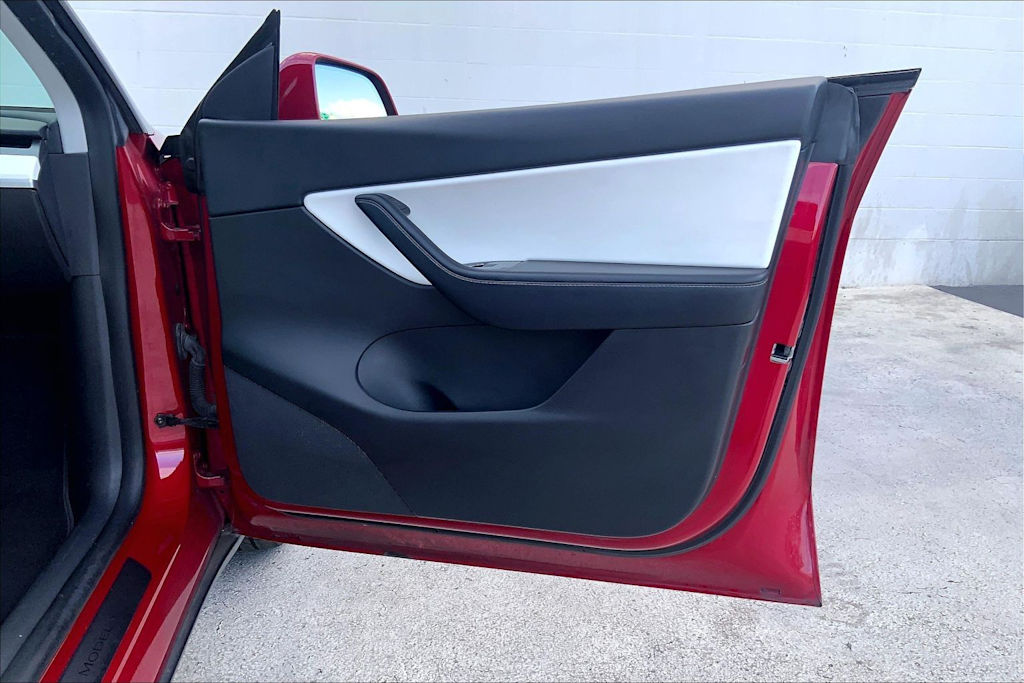 Thumbnail: 2021 Tesla Model Y - 27