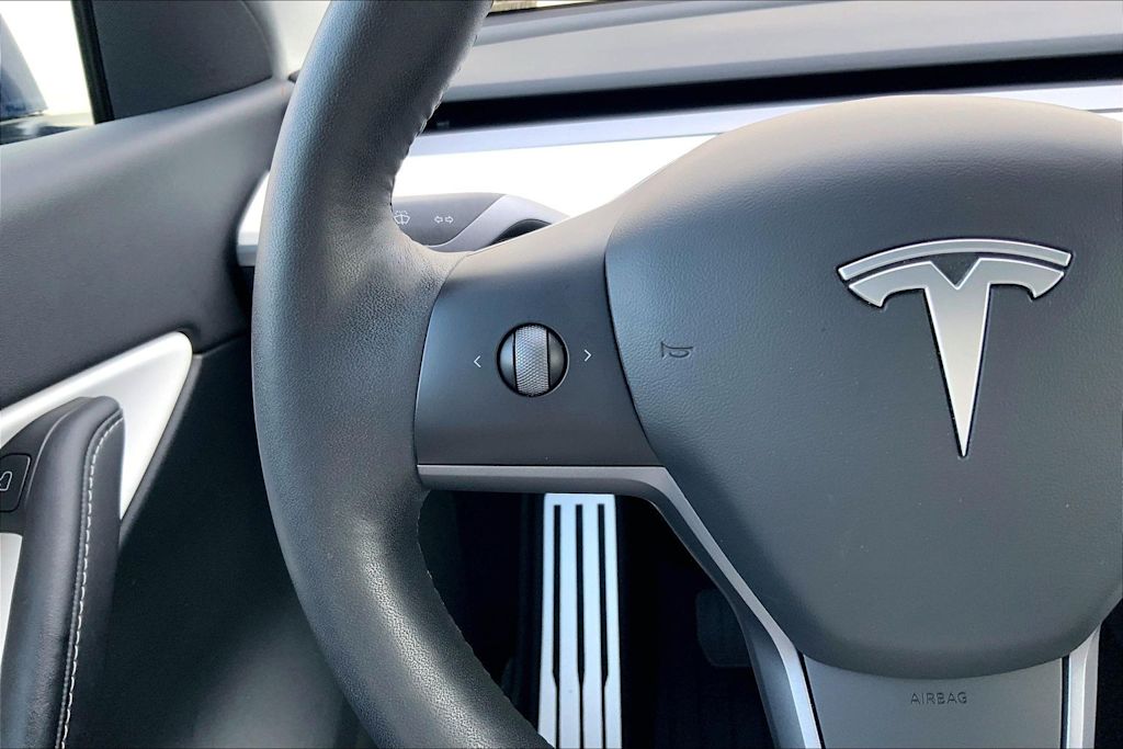 Thumbnail: 2021 Tesla Model Y - 24