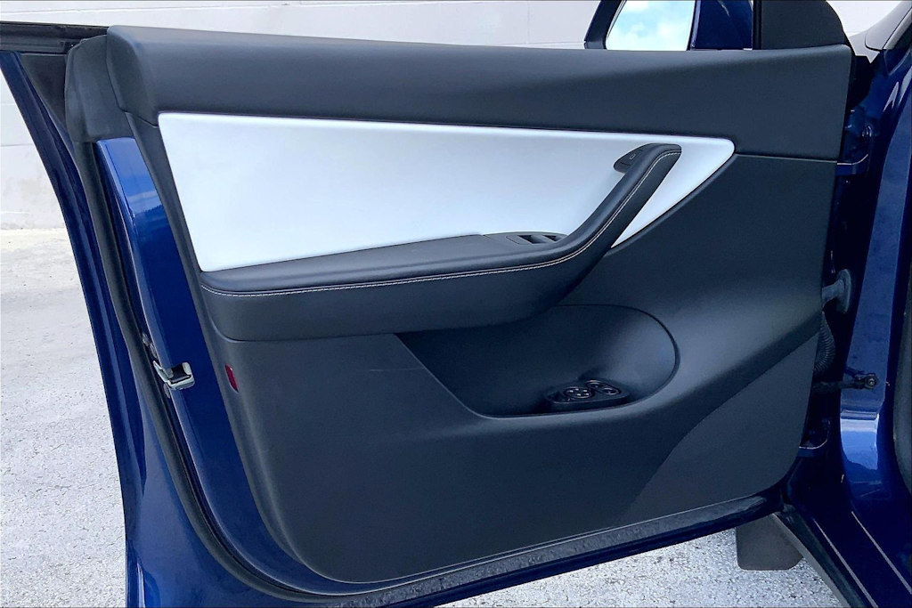 Thumbnail: 2021 Tesla Model Y - 27