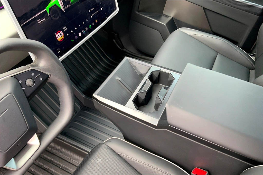 Thumbnail: 2024 Tesla Cybertruck - 15
