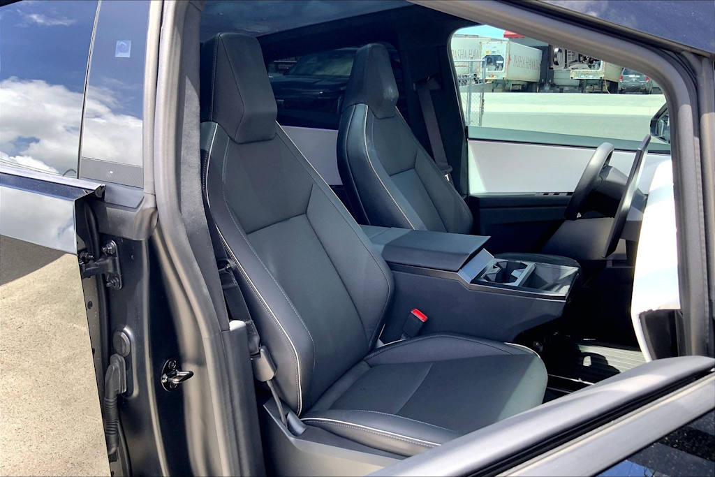 Thumbnail: 2024 Tesla Cybertruck - 10