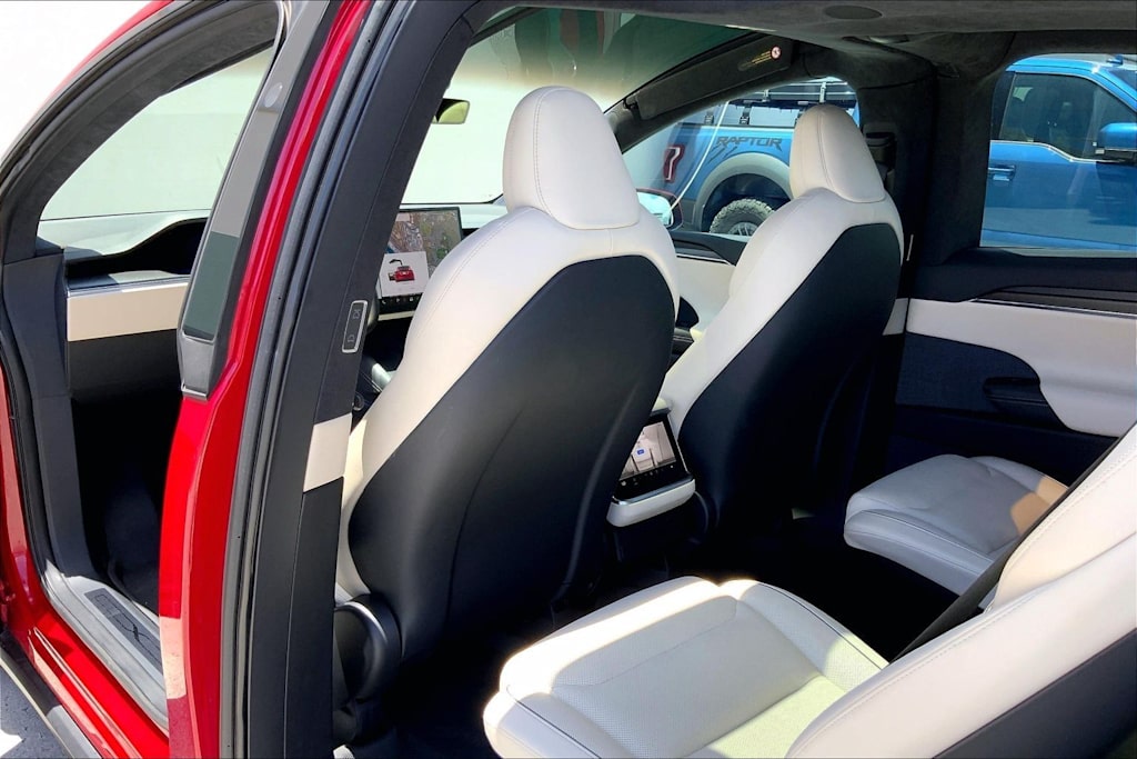 Thumbnail: 2022 Tesla Model X - 12
