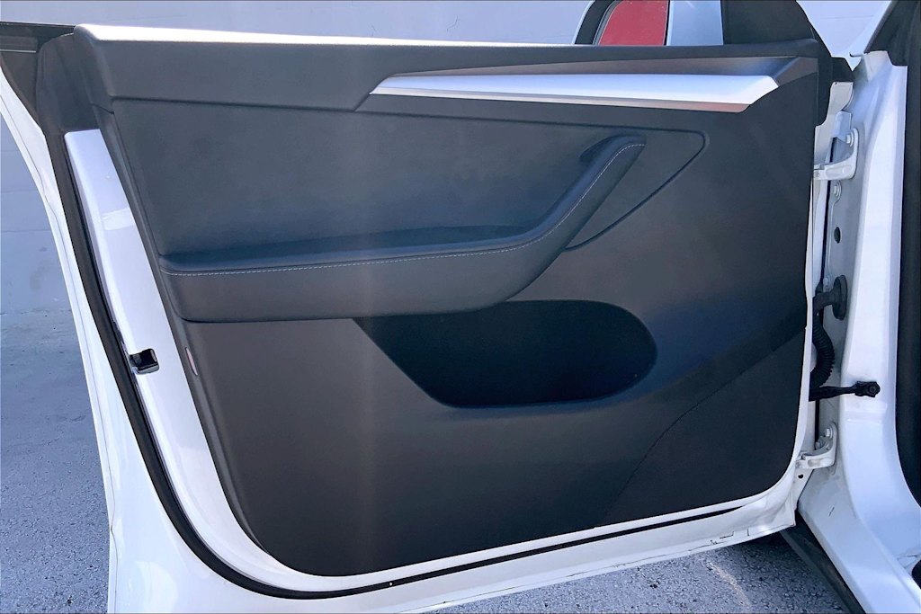 Thumbnail: 2025 Tesla Model Y - 26