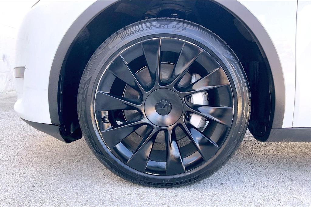 Thumbnail: 2025 Tesla Model Y - 8