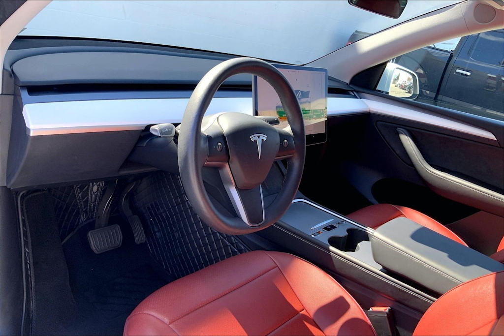 Thumbnail: 2025 Tesla Model Y - 2