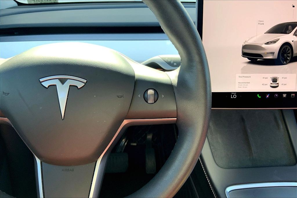 Thumbnail: 2025 Tesla Model Y - 25
