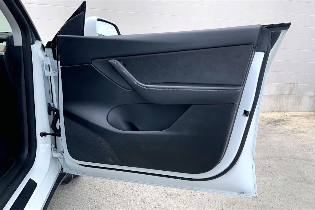 Thumbnail: 2022 Tesla Model Y - 28