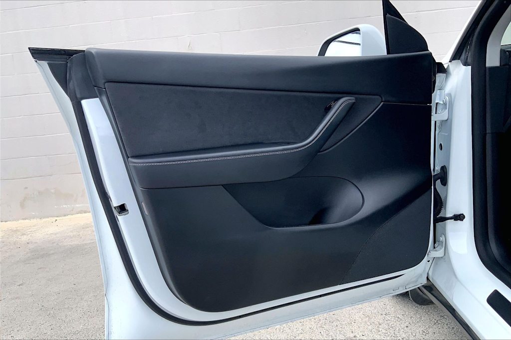 Thumbnail: 2022 Tesla Model Y - 27