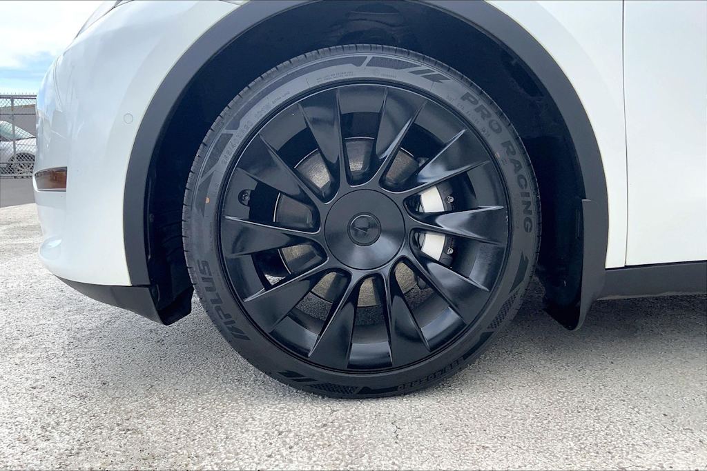 Thumbnail: 2022 Tesla Model Y - 8