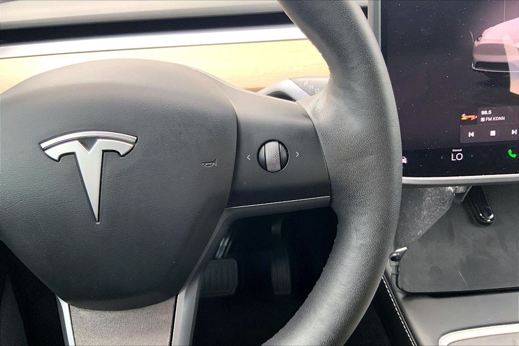 Thumbnail: 2022 Tesla Model Y - 25