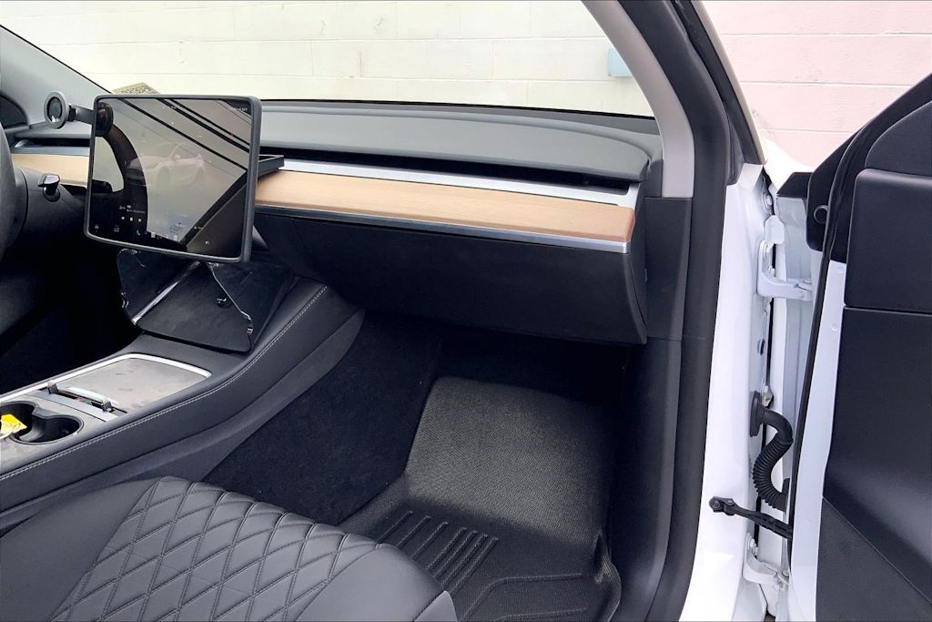 Thumbnail: 2022 Tesla Model Y - 23