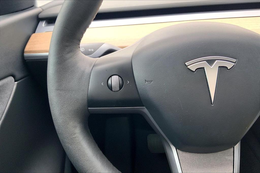 Thumbnail: 2022 Tesla Model Y - 24