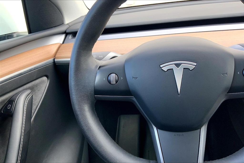 Thumbnail: 2023 Tesla Model Y - 24