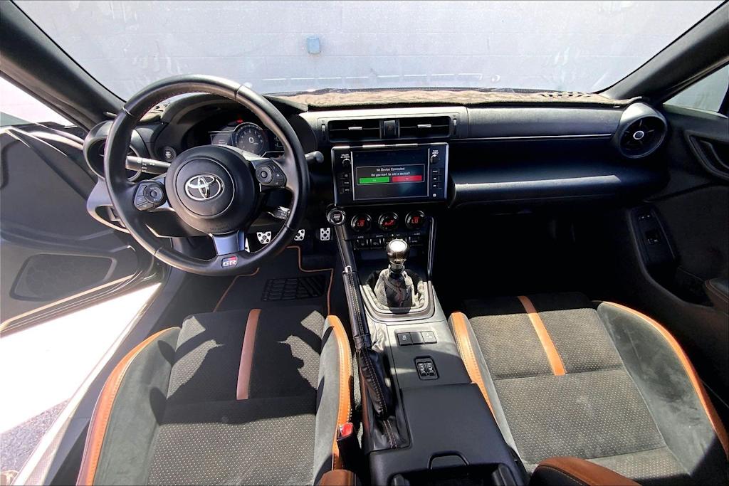 Thumbnail: 2025 Toyota GR86 - 10