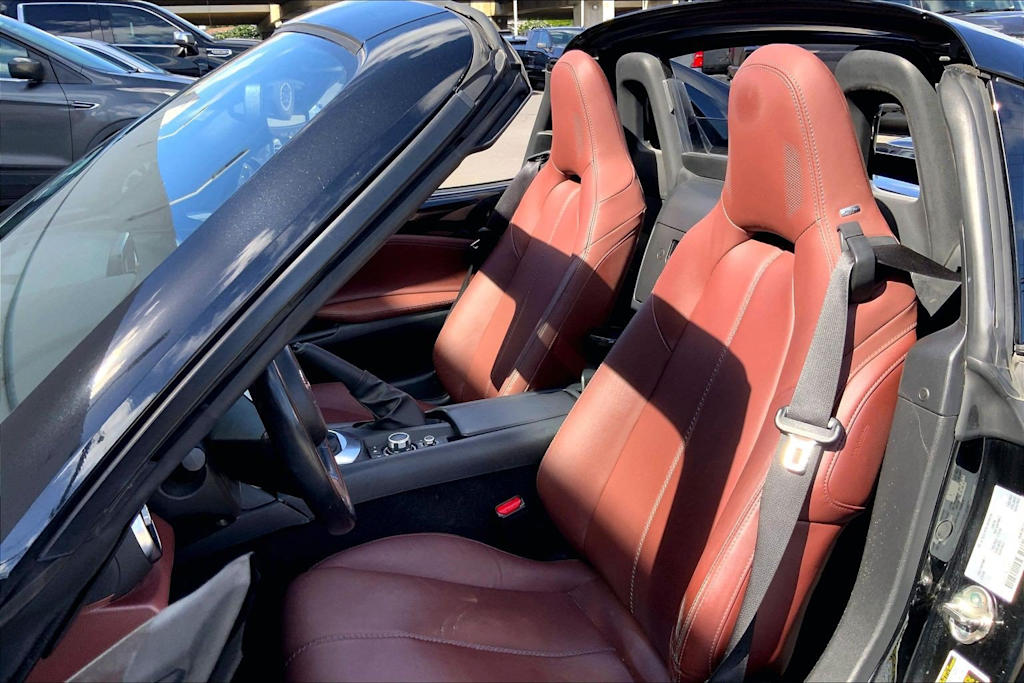 Thumbnail: 2019 Mazda MX-5 Miata - 5