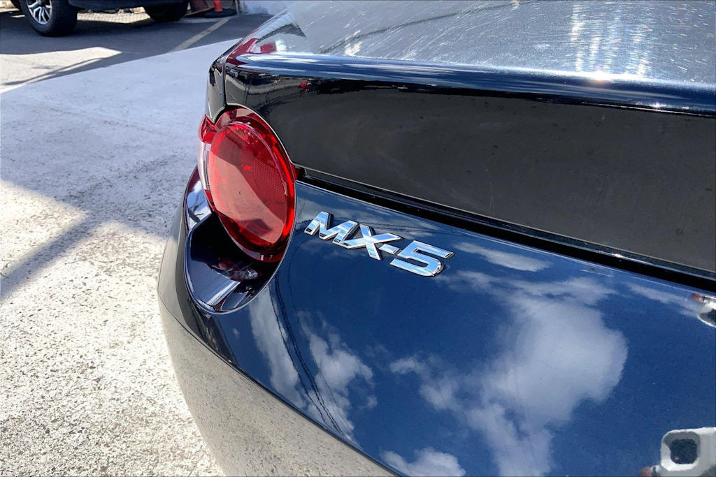 Thumbnail: 2019 Mazda MX-5 Miata - 4