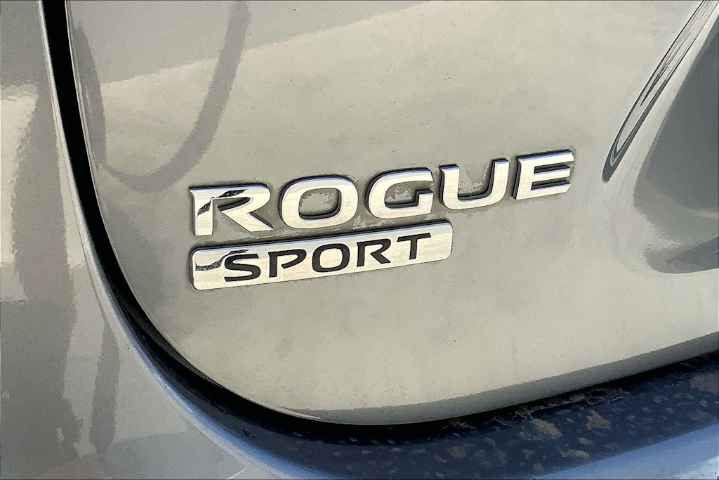 Thumbnail: 2017 Nissan Rogue Sport - 7