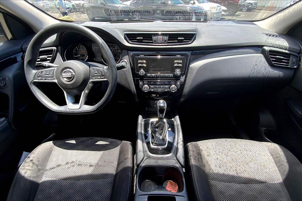 Thumbnail: 2017 Nissan Rogue Sport - 10