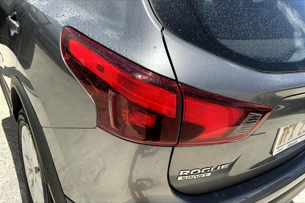 Thumbnail: 2017 Nissan Rogue Sport - 32