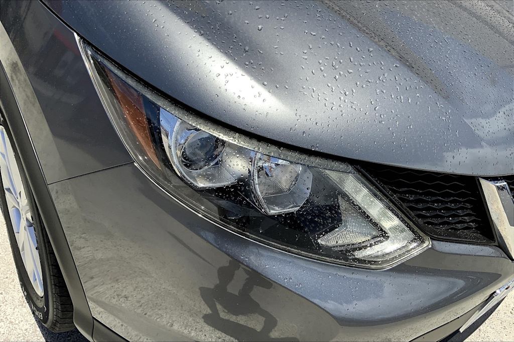 Thumbnail: 2017 Nissan Rogue Sport - 31
