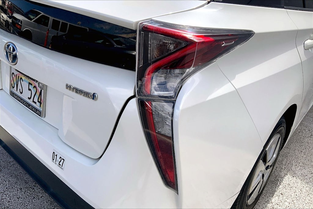 Thumbnail: 2016 Toyota Prius - 32