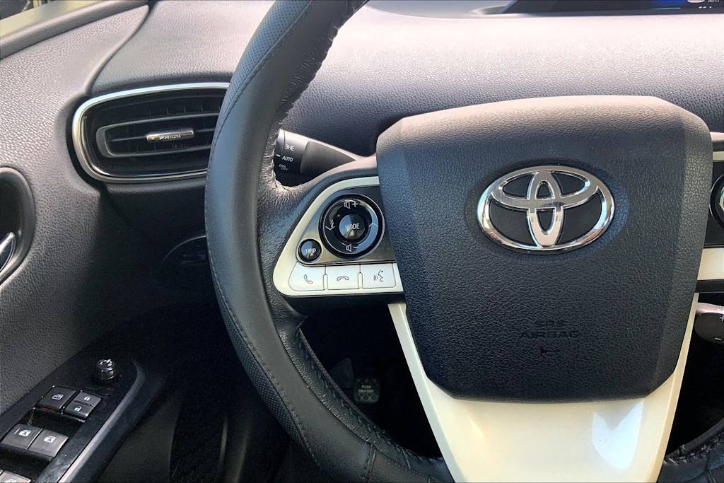 Thumbnail: 2016 Toyota Prius - 24