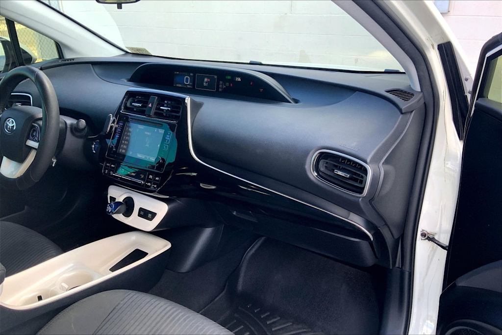 Thumbnail: 2016 Toyota Prius - 23