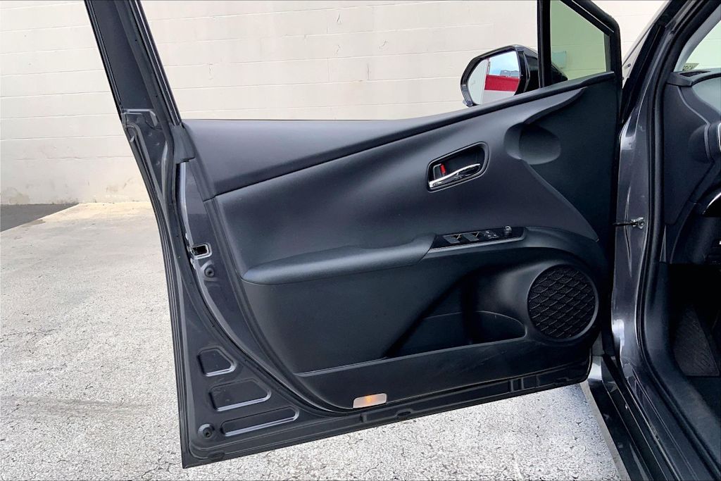 Thumbnail: 2019 Toyota Prius - 27