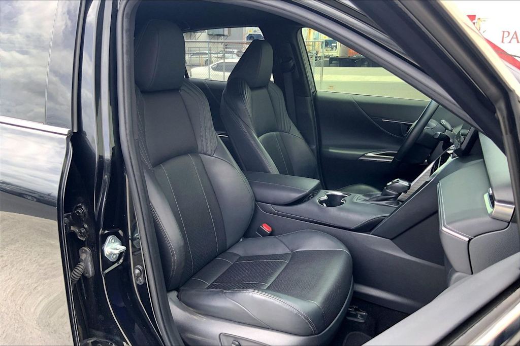 Thumbnail: 2021 Toyota Venza - 12