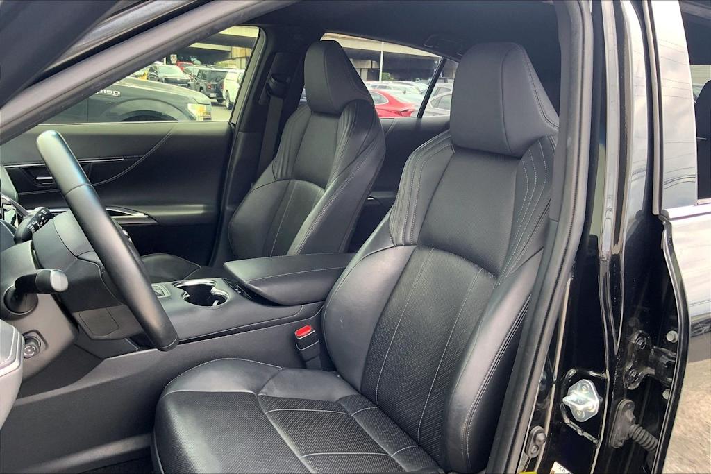 Thumbnail: 2021 Toyota Venza - 11