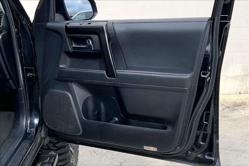 Thumbnail: 2020 Toyota 4Runner - 28