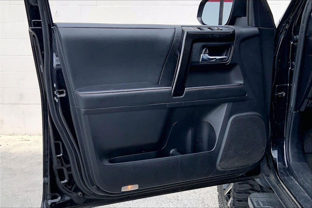 Thumbnail: 2020 Toyota 4Runner - 27
