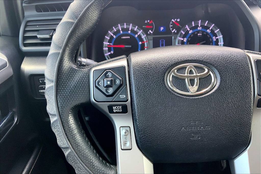 Thumbnail: 2016 Toyota 4Runner - 25