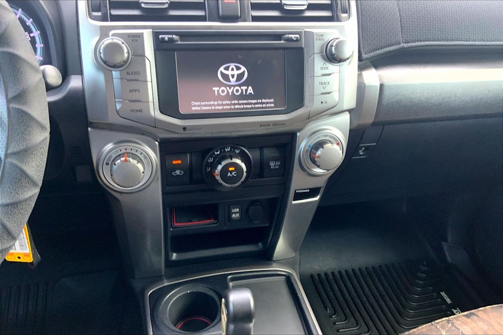 Thumbnail: 2016 Toyota 4Runner - 34