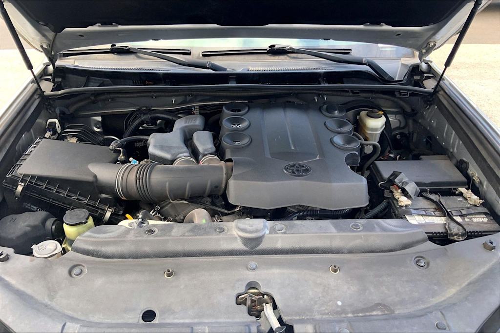 Thumbnail: 2016 Toyota 4Runner - 9